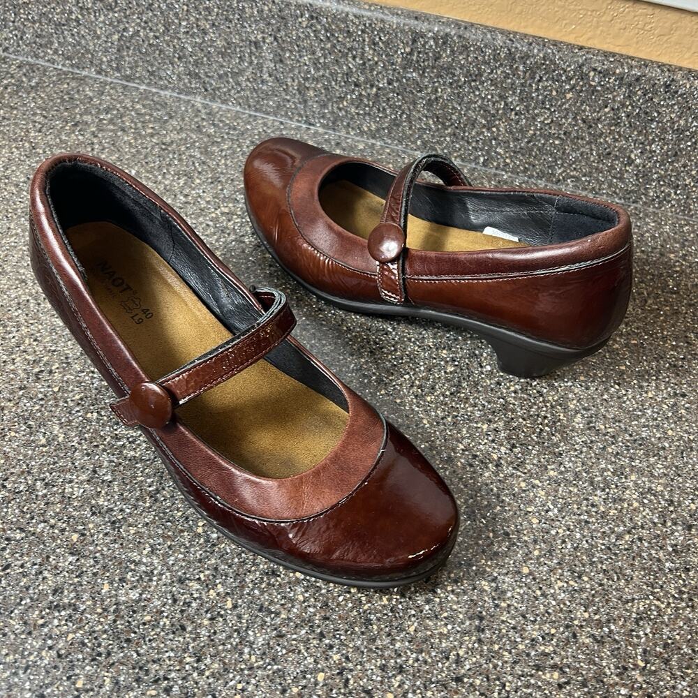 Naot Womens Sz EU 40 US 9 Heels Mary Jane Brown Patent Leather Snap Pump Comfort